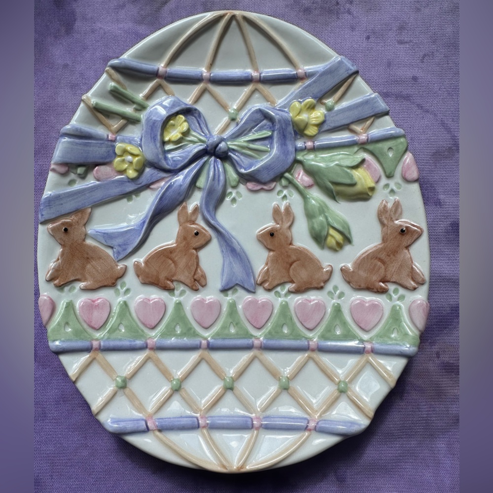 Fitz and Floyd Egg Shaped 3-D Bunny Rabbits, Bows and Hearts Plate